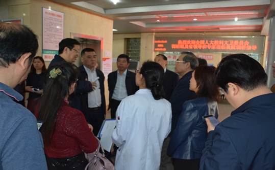 说明: C:\Users\A\Desktop\2018年工作资料夹\医疗工作\4.20校领导及350vip8888新葡的京集团领导接待国家传染病防治调研组\DSC_0309.JPG